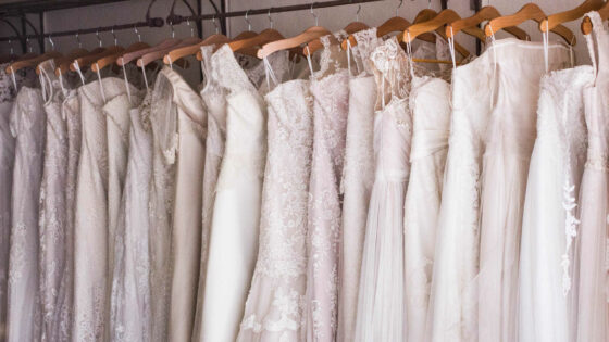 who-pays-for-the-bride-s-wedding-dress-solved